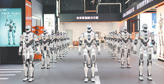 “河南造”人形机器人在郑量产走向世界